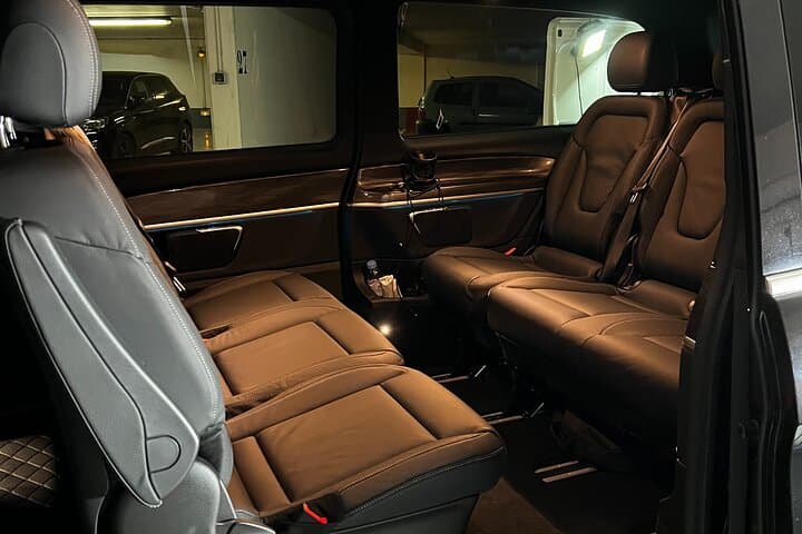 Transfer Charles de Gaulle Airport CDG to Paris