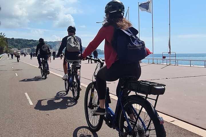 Day trip: Nice to Antibes along the sea by electric bike