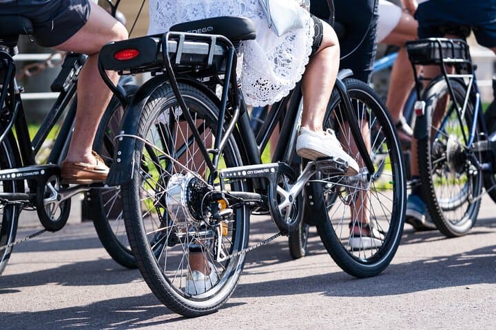 Day trip: Nice to Antibes along the sea by electric bike