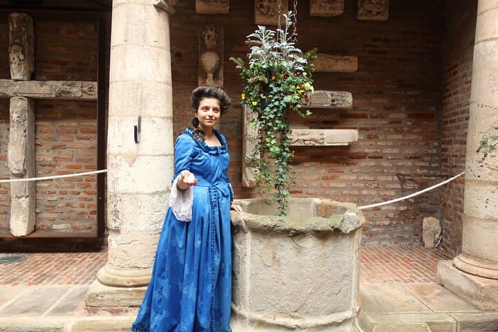 Visit of Albi in the Age of Enlightenment guided by Mme de Lapérouse