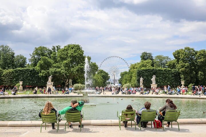Roue De Paris Ferris wheel from the garden