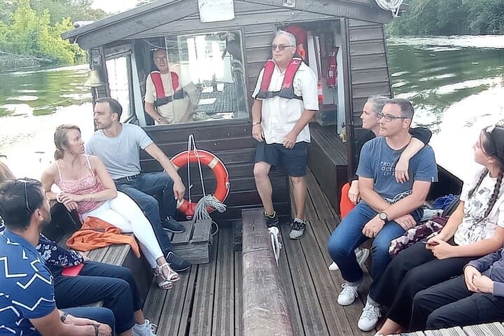 Gourmet Boat Trip at Sunset near Amboise 37