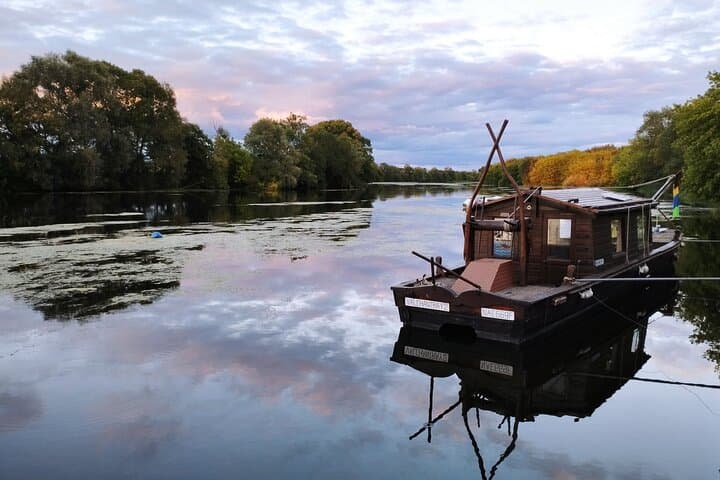 Gourmet Boat Trip at Sunset near Amboise 37