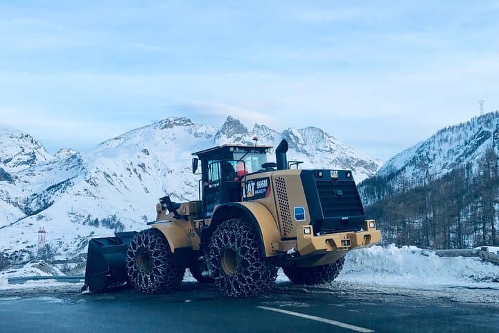 Val D' Isére or Tignes Airport Transfer to Geneva