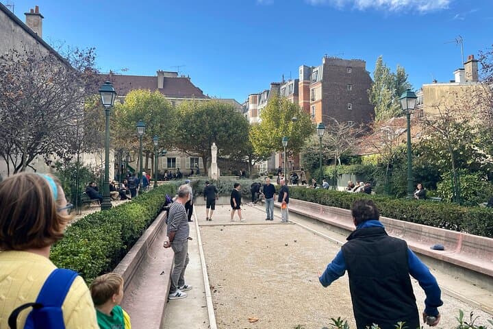 Paris Montmartre Walking Tour: Art & Rebel Legacy - Small Group