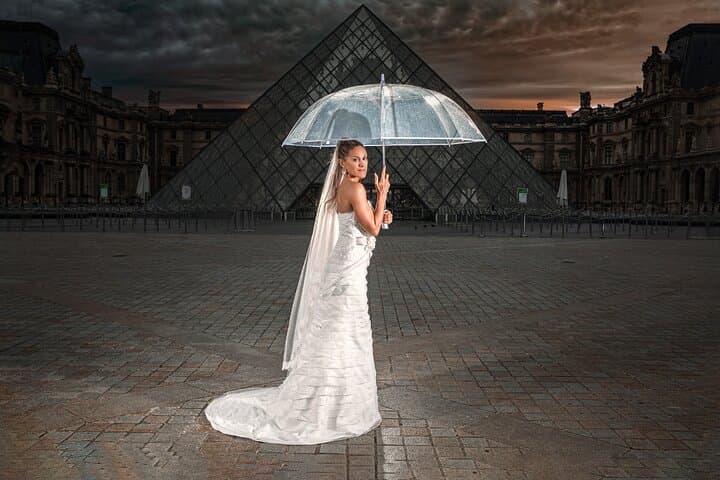 Iconic Portraits in an Exclusive Photoshoot at the Eiffel Tower