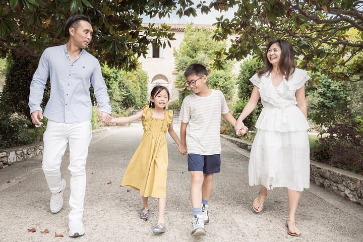 1 Hour Private Family Photoshoot and Portrait Session in France