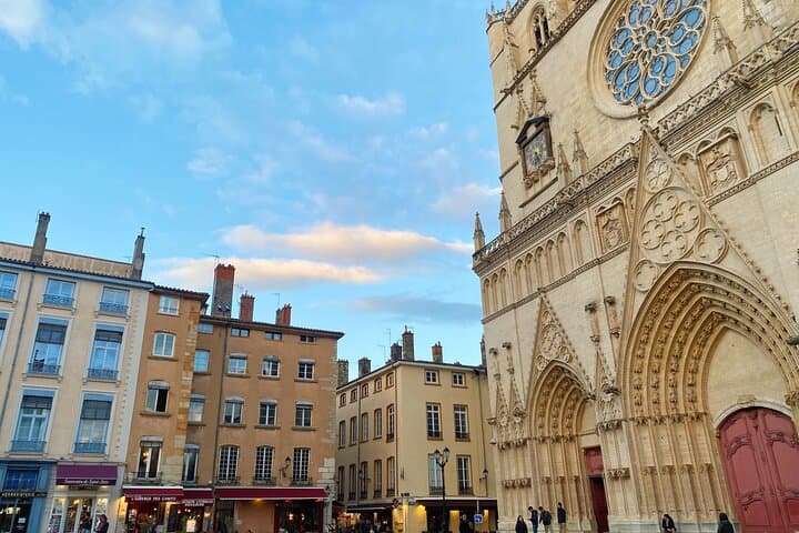 Embark on an aperitif journey through the old town
