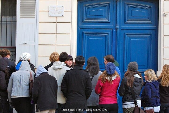 Explore Bohemian Montmartre: Private Half-Day Walking Tour