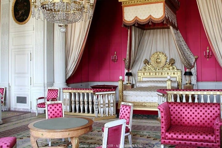 The Palace of Versailles & Gardens: Private Day Trip from Paris