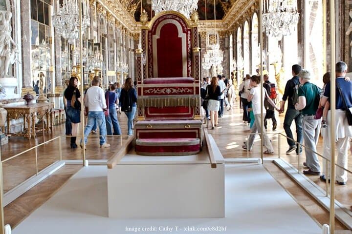 The Palace of Versailles & Gardens: Private Day Trip from Paris