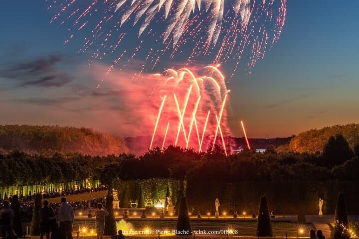 The Palace of Versailles & Gardens: Private Day Trip from Paris