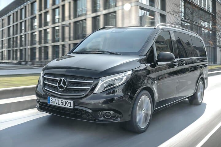 Private Transfer: Versailles to Paris Airport CDG by Luxury Van