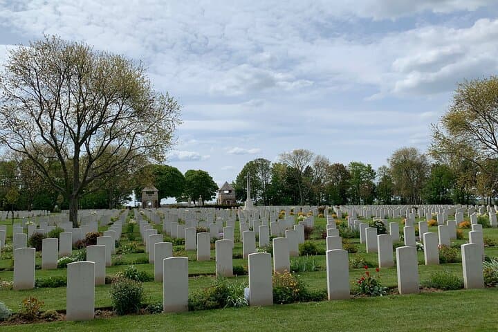 Private tour Canadian and Juno Beach landing from Bayeux
