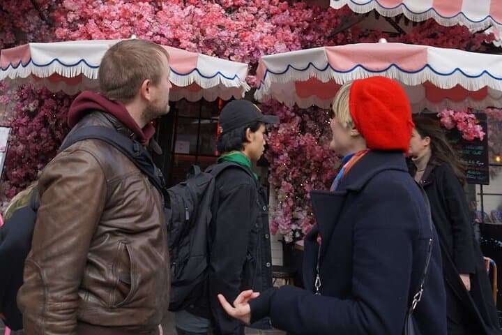 3 Hours Private Walking Tour of Montmartre and Paris
