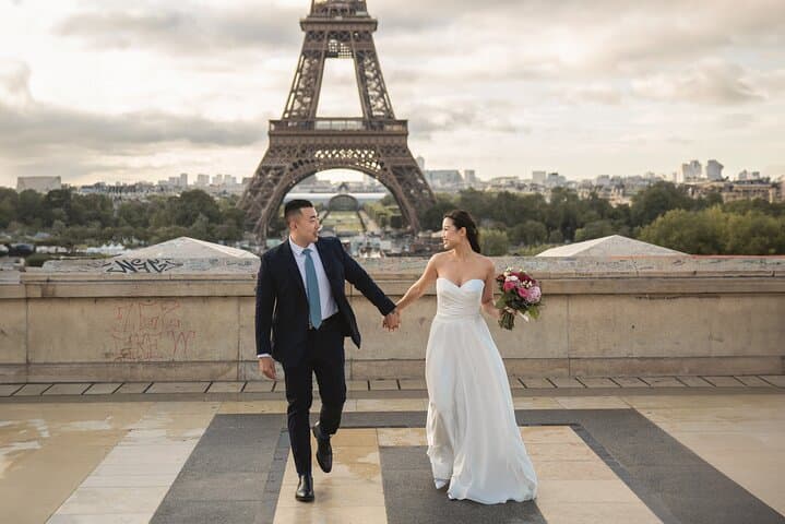 Private Paris Photoshoot – Eiffel Tower & Hidden Gems