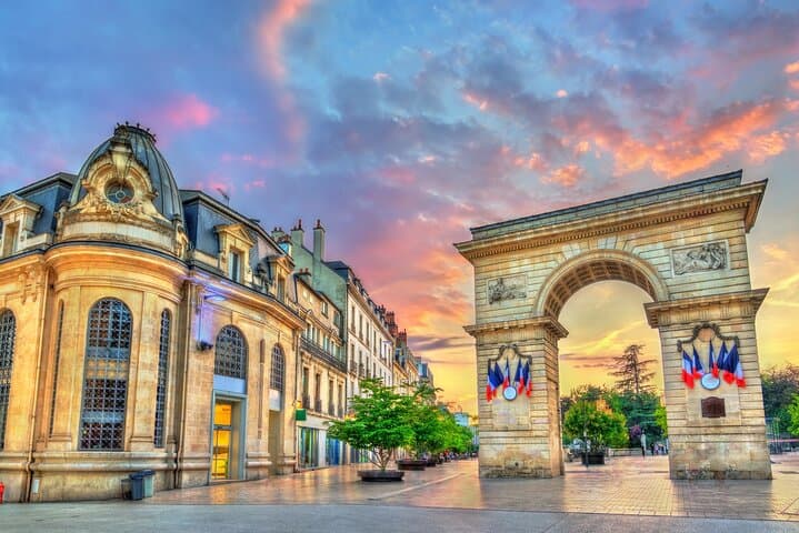 Secrets of Dijon: Explore the City with Clues and Stories