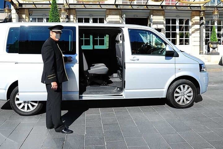 Private Transfer from Marseille to Provence Designer Outlet