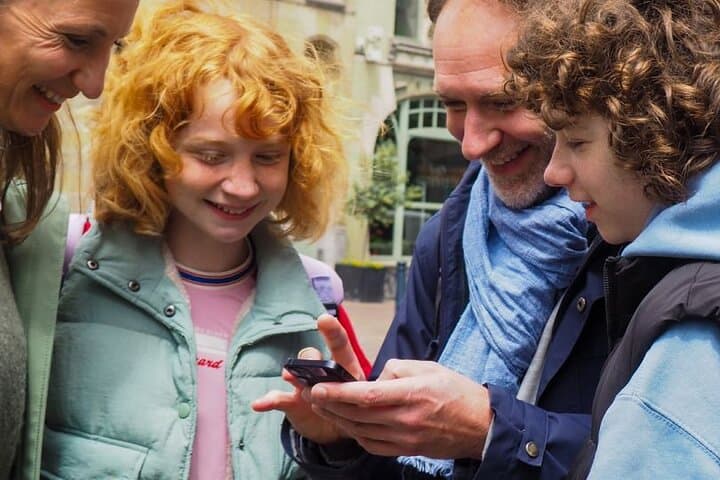 Discover the secrets of Lille by playing