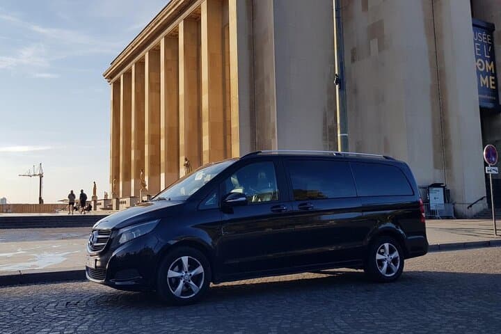 1 Way Private Transfer from Your Paris Hotel to Versailles Palace