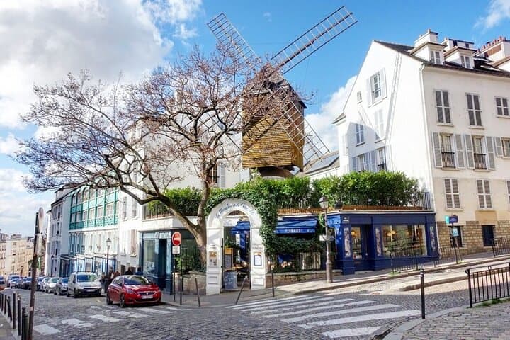 Private Half Day Guided Tour in Montmartre and Musée d’Orsay