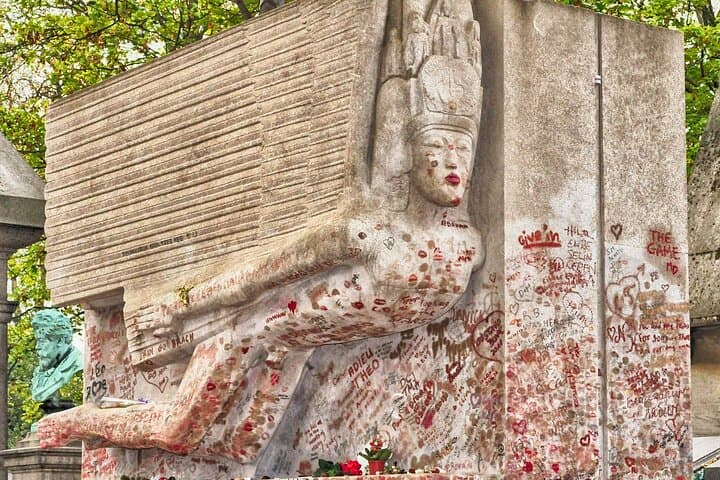 Private tour of Père Lachaise cemetery