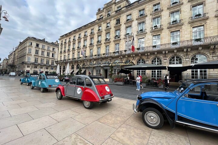 Private City Tour of Bordeaux in a Citroën 2CV - 45min