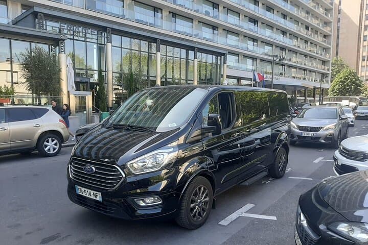 Private Transfer from Versailles to CDG / ORY airport or Paris