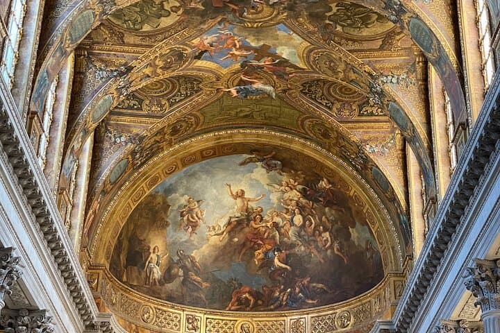 Skip-the-line: Versailles Palace and Gardens Walking Tour