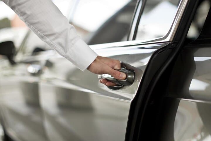 Private Transfer From Paris Hotels to Paris Airport.