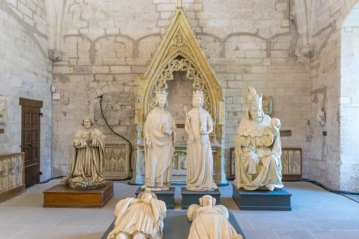 Aix en Provence and Avignon city of Popes Private Tour