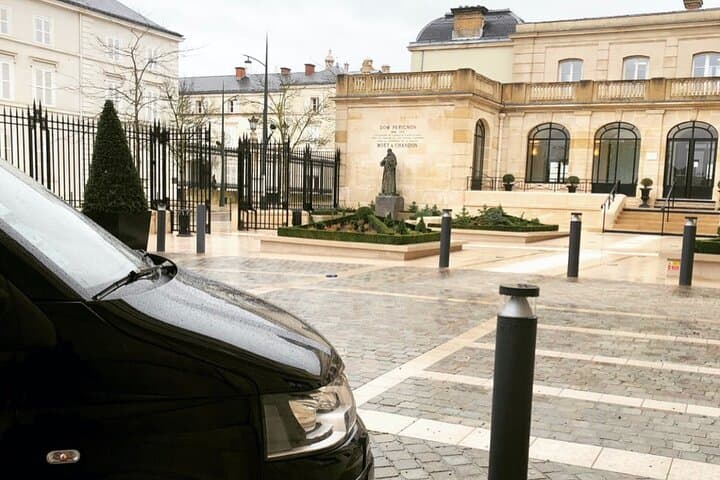 Paris: Private Transfer CDG or ORY Airports to Reims or Epernay
