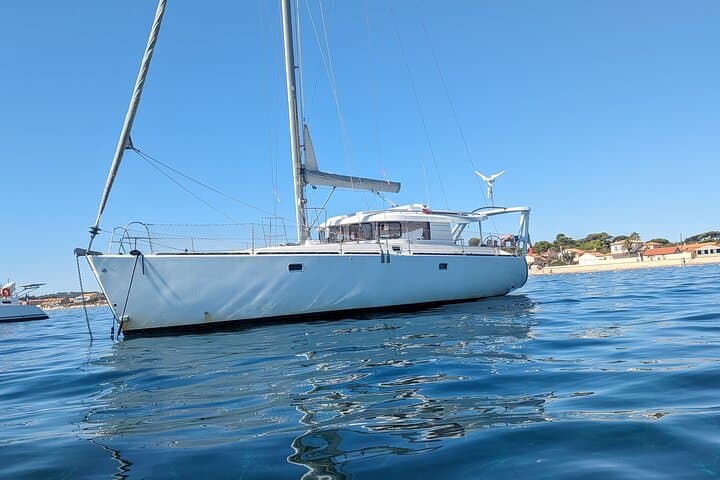 Discovery of Sailing Porquerolles with meals included