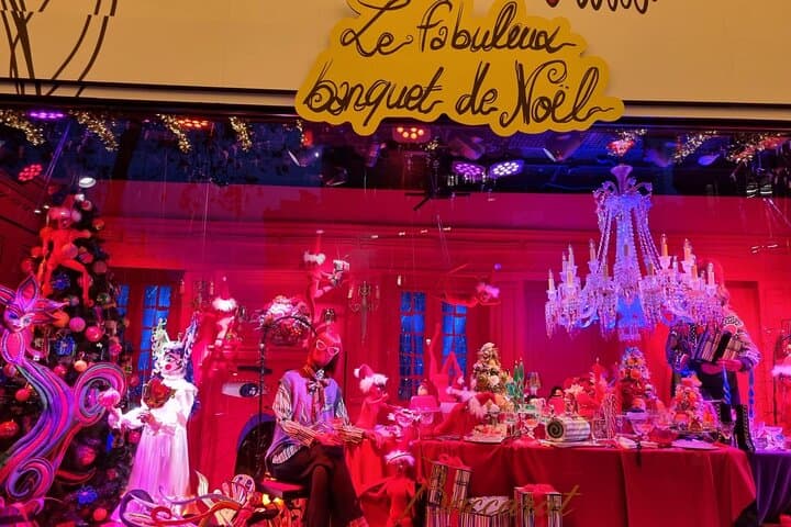 Parisian luxury, between rhinestones and sequins