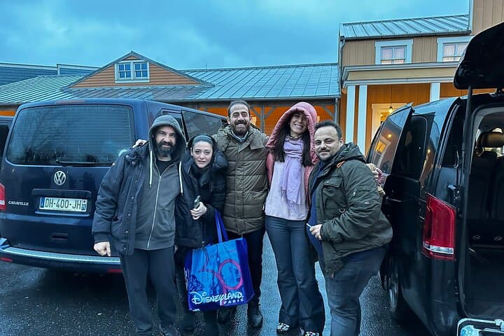 Personalized Transport service from Disneyland to Paris