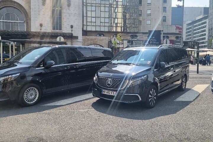 VAN transfer from Paris to Roissy CDG or Orly airport