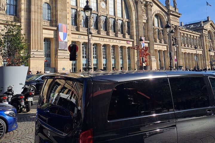 Private Transfer inside PARIS (Hotel / AirBnB / Train Station)