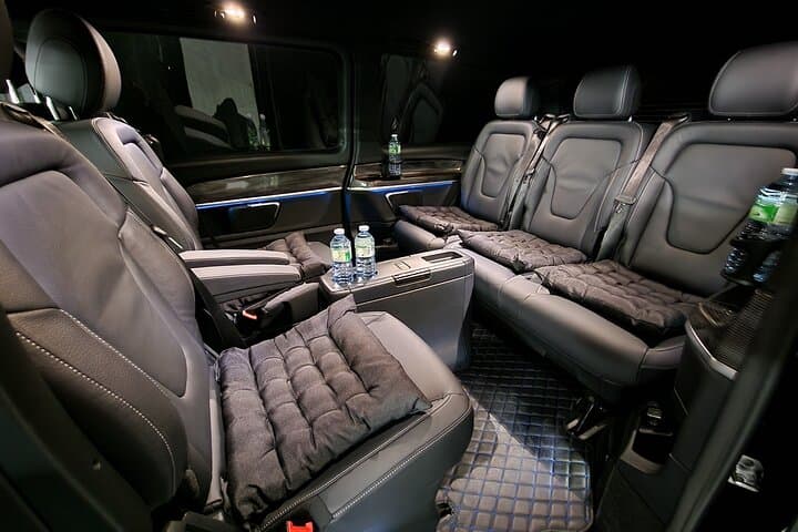 Private Transfer: Reims / Champagne to Paris Airport CDG by Van