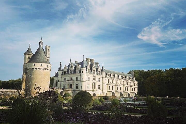 Private Driver from Normandy to Tours or Amboise Loire Valley
