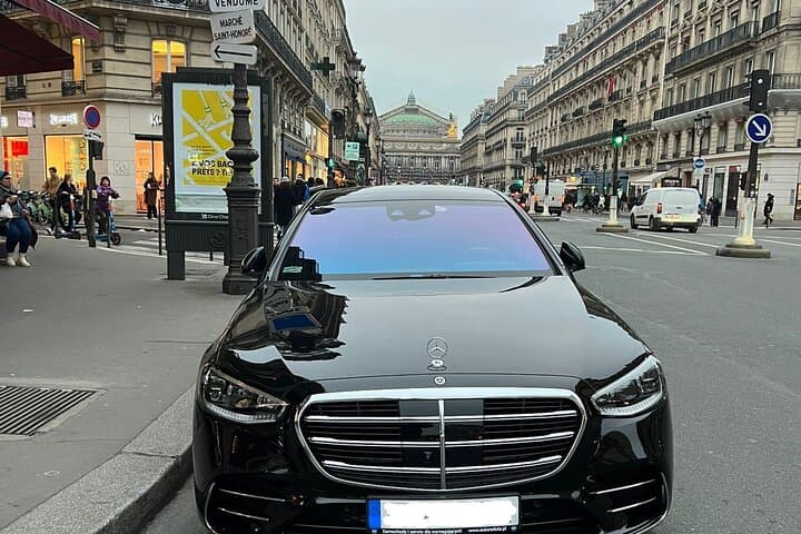 Private round trip transfer from/to Paris airports