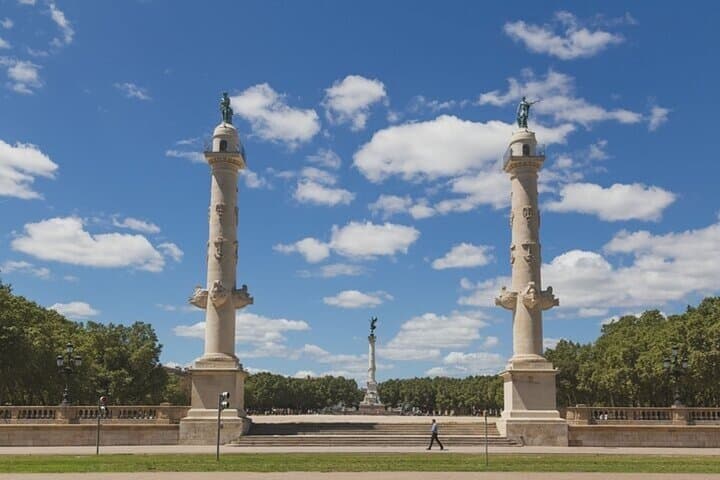 Bordeaux : Private Highlights Bike Tour With A Guide