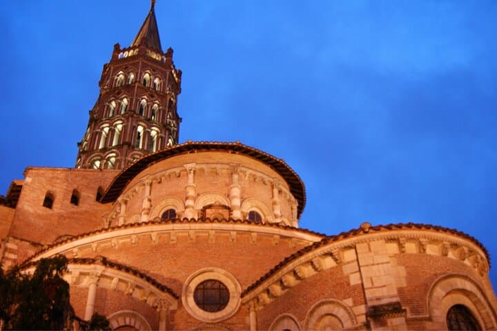 Toulouse Scavenger Hunt & Highlights Self-Guided Walking Tour