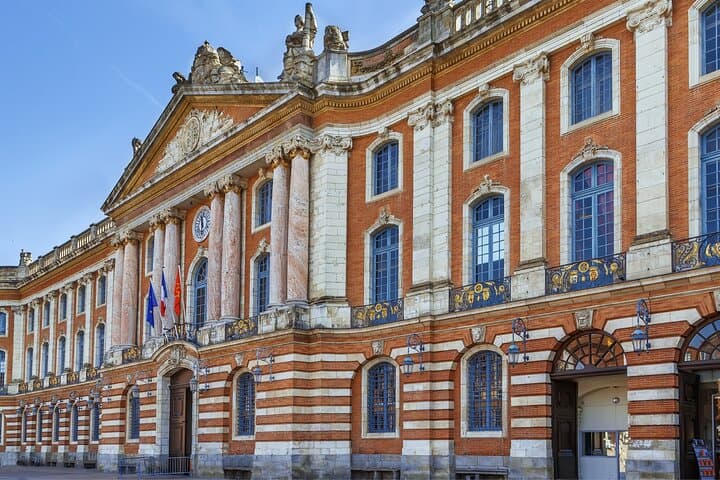 Toulouse Scavenger Hunt & Highlights Self-Guided Walking Tour