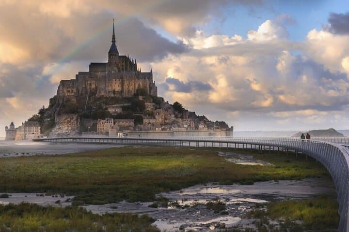 Mont-St-Michel: Shared Tour (10 max) "Abbey Ticket Included"