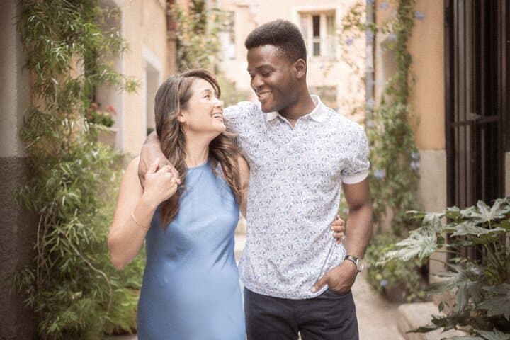 Romantic Photoshoot in Nice's Old Town or Nearby