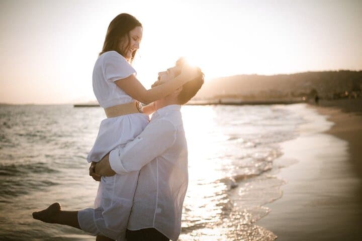 Romantic Photoshoot in Nice's Old Town or Nearby