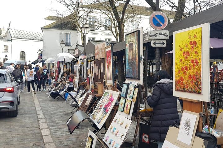 Montmartre Sacré Coeur and Moulin Rouge best shops and cafés