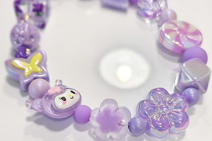 Manufacturing of Personalized Phone Clips or Bags in Paris