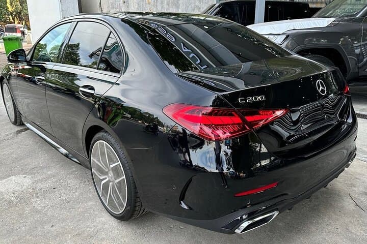 Round-Trip Private Transfer Paris CDG or ORY to Rouen City by Business Car