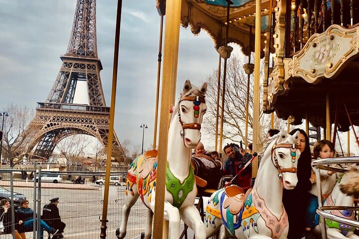 5 Hour Walking Tour in Paris with Licensed Guide